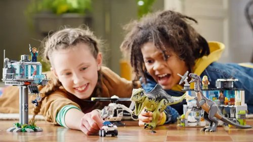 Amazon verkauft dieses Actionspielset zu Jurassic World als LEGO-Set zum Knallerpreis
