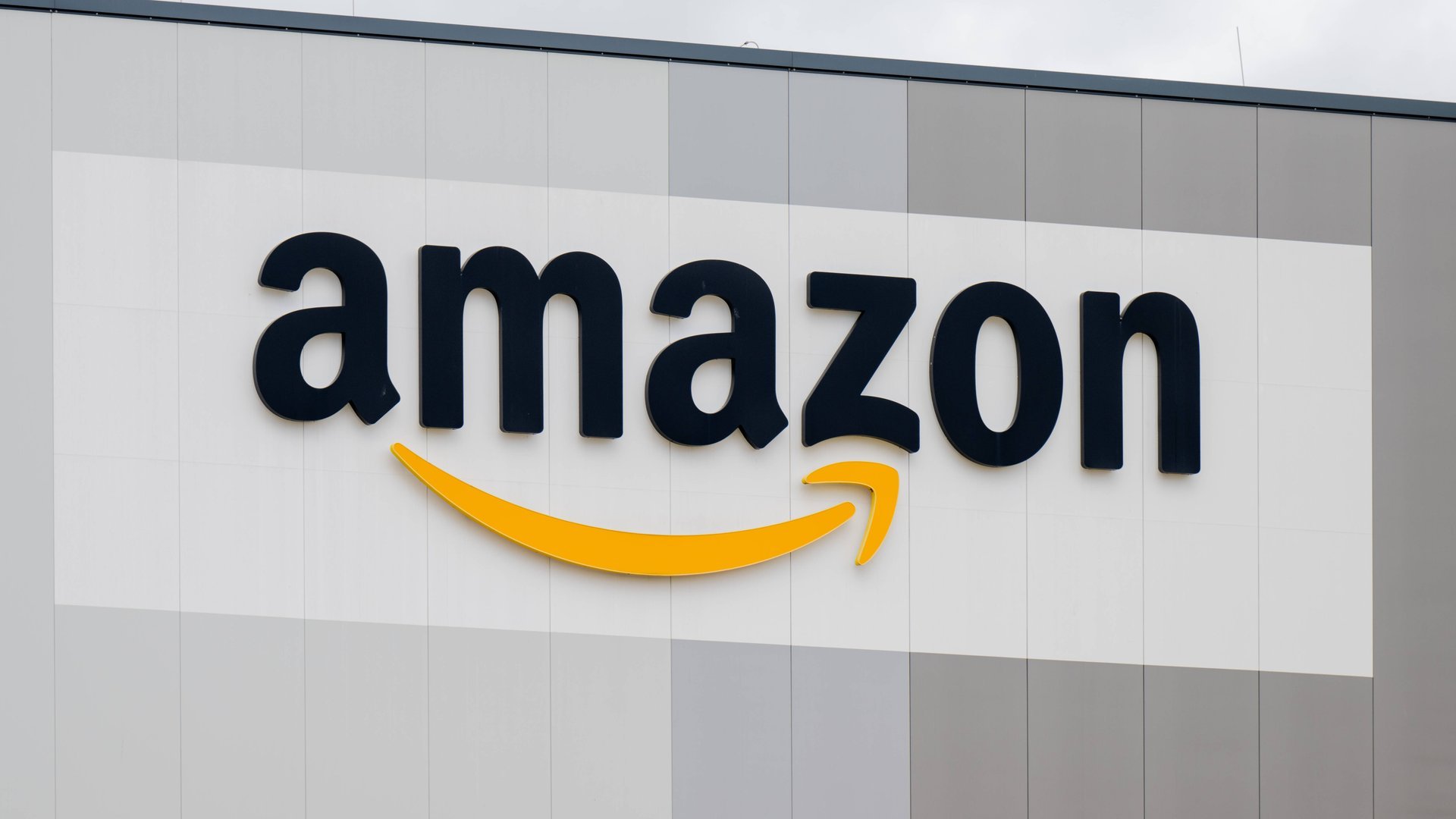 Bring Farbe in den Garten: Mit dem sommerlichen Outdoor-Teppich von Amazon
