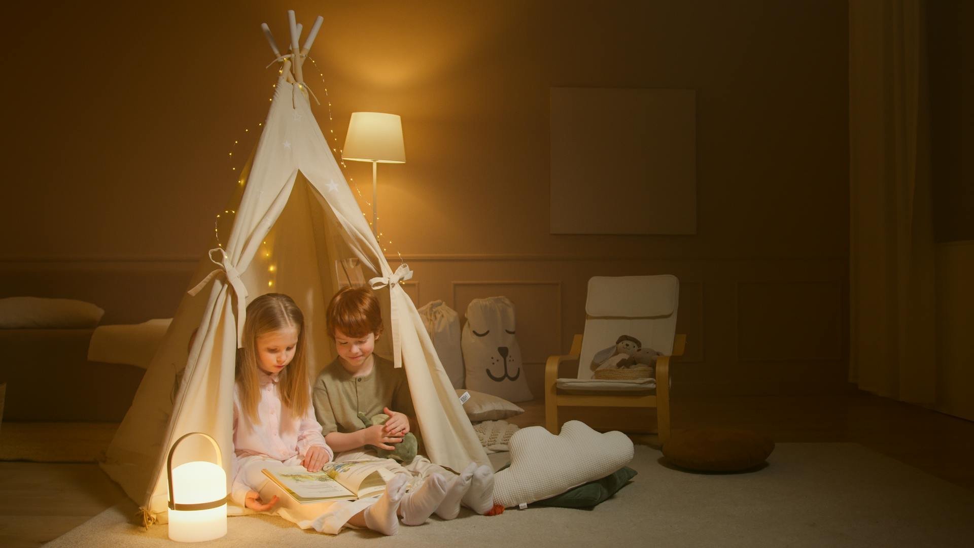 Diese entzückende Kinderleuchte von Rossmann macht Lesen zum Abenteuer
