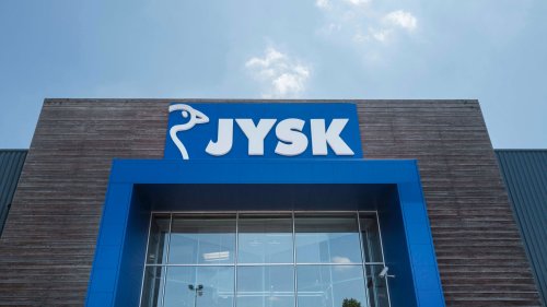 Diese Feuerschale von Jysk geht gerade viral – weil du sie nicht nur für Feuer nutzen kannst