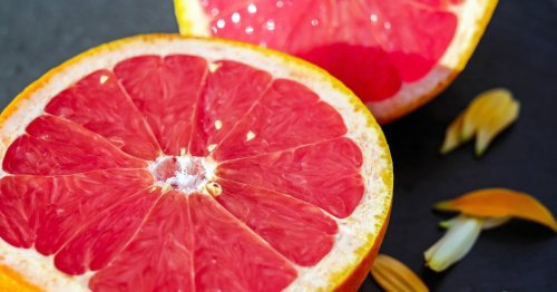 Sauer, saftig und gesund: Mit diesen Tricks isst du Grapefruit richtig