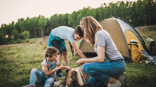 Ideal für Camper: Tragbare Tischleuchten jetzt bei Rossmann erhältlich