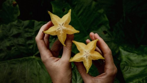Simpel und lecker: So einfach kannst du Sternfrucht essen