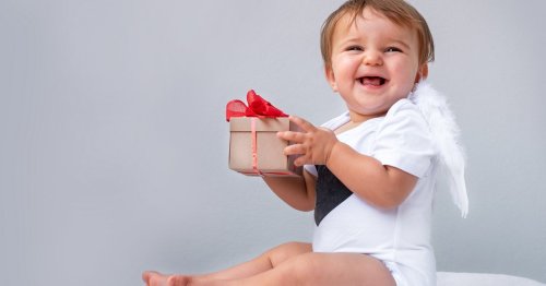 So passend für euer Kind: 20 Vornamen, die "Geschenk" bedeuten