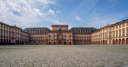 Das zweitgrößte europäische Schloss ist dieses Meisterwerk der Architektur aus Deutschland