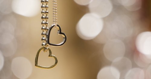 Nachhaltiger Schmuck zum Valentinstag: Shops mit Ketten, Ringen & Co.
