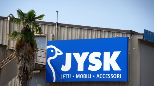 Lieblings-Buddy für den Balkon: Dieser Hocker von Jysk ist ein Allrounder