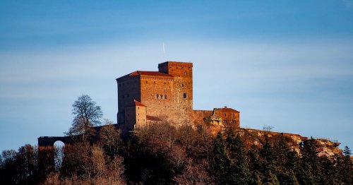 Auf dieser bekannten Burg saß im Mittelalter ein König in Gefangenschaft