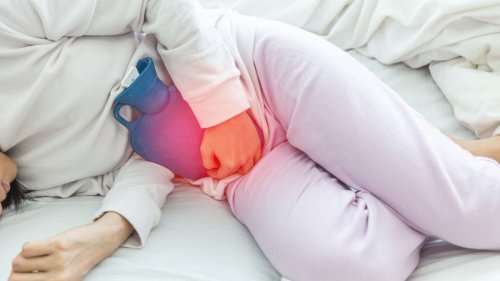 Weg mit Regelschmerzen: 10 Tipps bei monatlichen Unterleibskrämpfen