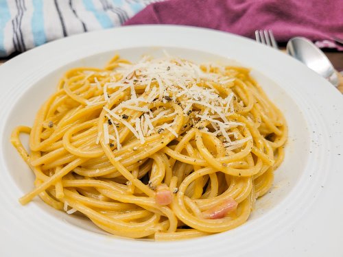 Spaghetti Carbonara ohne Sahne: 10-Minuten-Rezept zum Nachkochen
