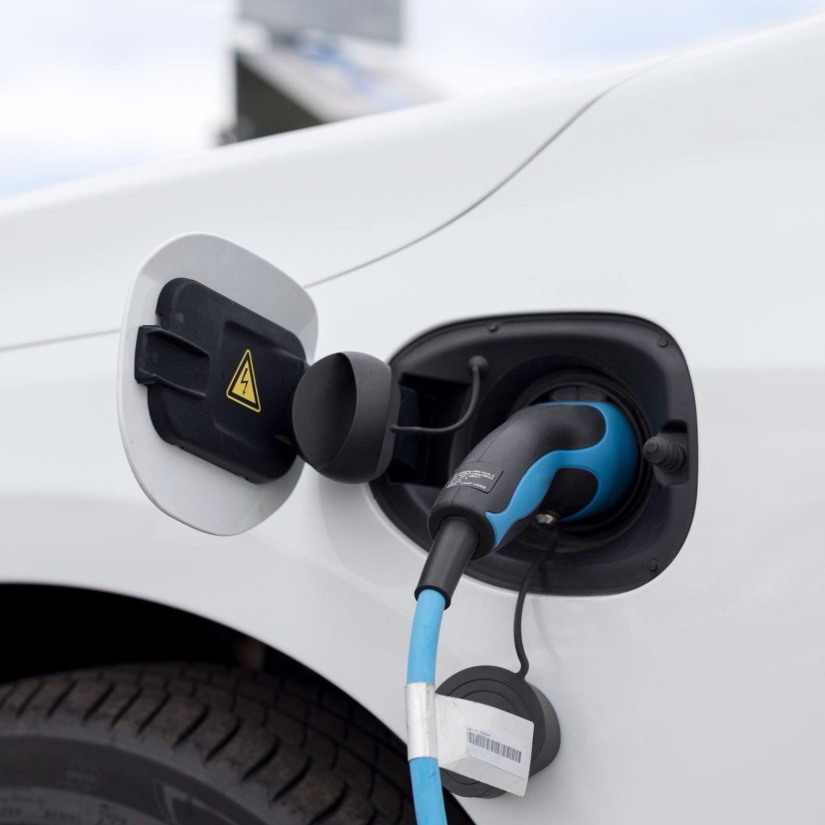 What to Know About Driving Your Electric Vehicle in Winter
