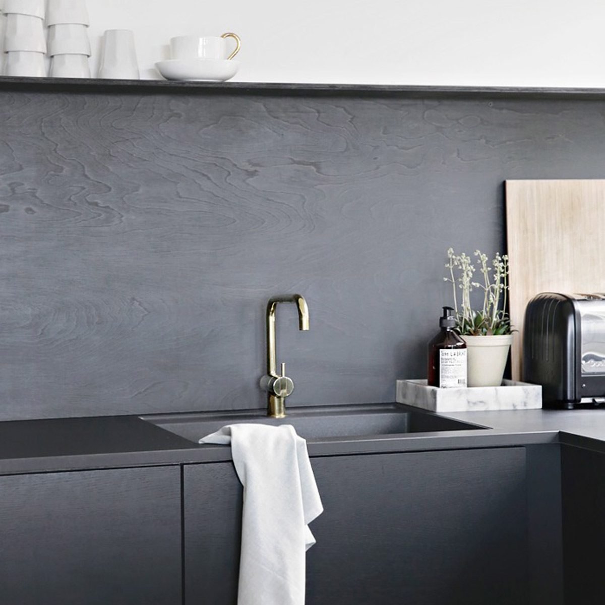 Best Kitchen Backsplash Ideas For Dark Cabinets
