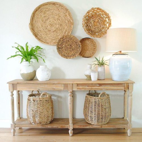 10 Ideas on How to Decorate Entryway Tables