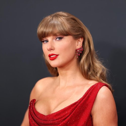 Taylor Swift’s Former Cape Cod Mansion Is On Sale — Wait Until You See the Price Tag