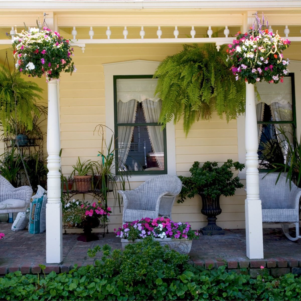 29 Front Porch Ideas and Décor for a More Welcoming Space