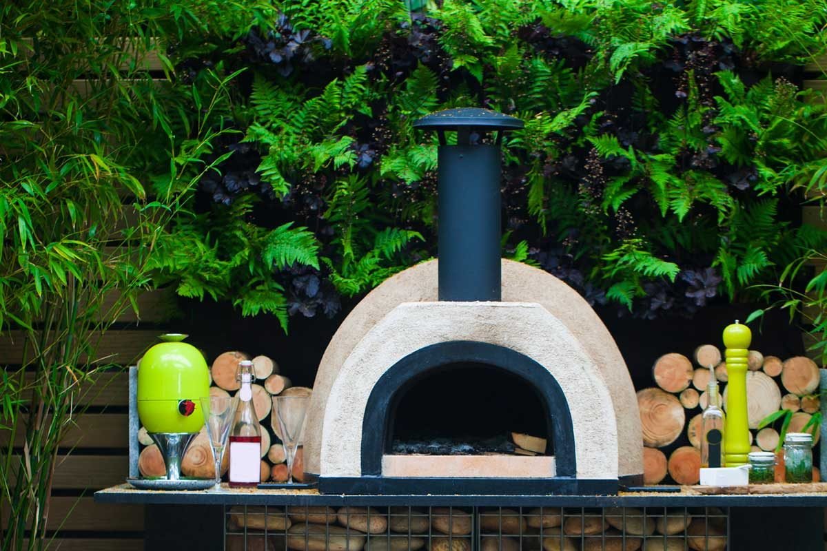 What to Know About Outdoor Pizza Ovens