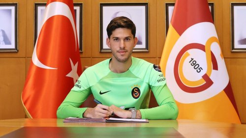 Son dakika | Galatasarayda Batuhan Şenin sözleşmesi uzatıldı!...
