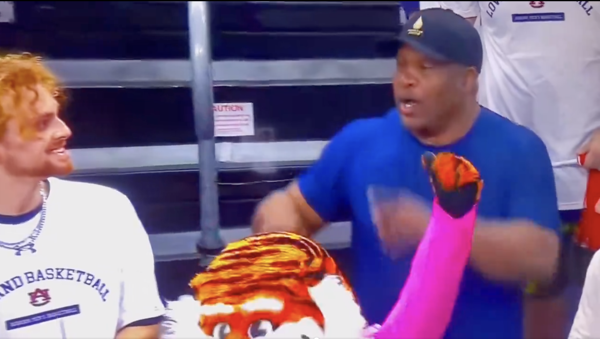 Bo Jackson Shuts Down Auburn Fan's Selfie Request In Hilarious Fashion
