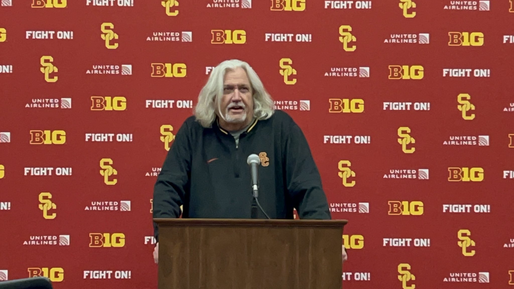 Rob Ryan Freaks Everyone Out, Goes Viral For USC Press Conference