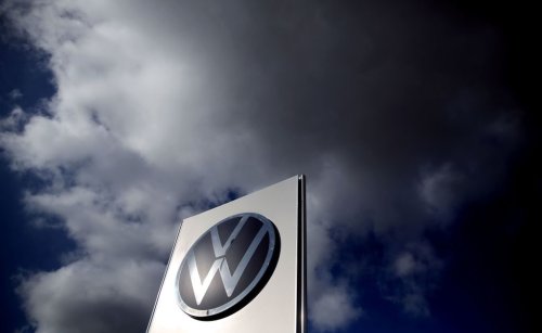 Anche Volkswagen si ferma per il Coronavirus: fabbriche chiuse in Germania e in Europa per 15 giorni