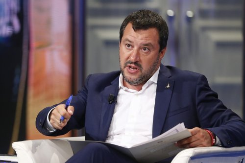 Salvini, scappato dal processo per sequestro di persona, chiama sequestratori chi salva vite