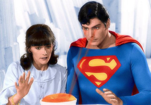 Watch a deleted scene from Superman in which Lois shoots Clark Kent