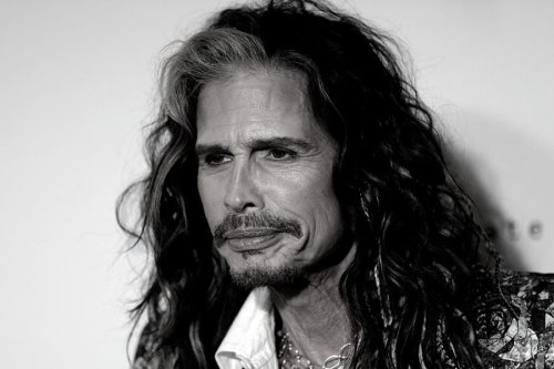 Aerosmith postpone all shows due to Steven Tyler’s “serious” injury