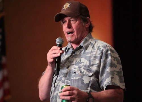 Ted Nugent urges Donald Trump supporters to go “berserk on the skulls of the Democrats”