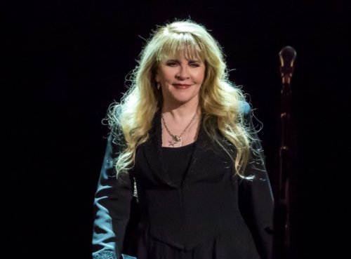 Haim “at a loss for words” as Stevie Nicks dedicates song to Christine McVie
