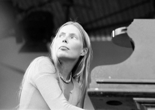 Revisit Joni Mitchell's first TV appearance on 'The Dick Cavett Show'
