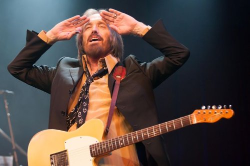 Watch Tom Petty cover 'I Need You' by The Beatles