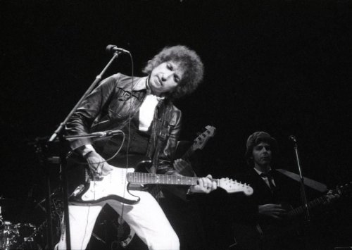 Watch Keith Richards and Bob Dylan duet on 'Shake, Rattle and Roll'