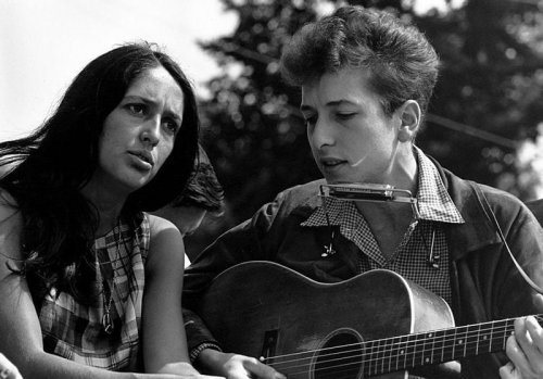 Bob Dylan opens up about the “love and devotion” of Joan Baez