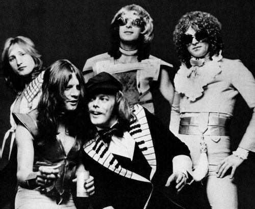 50 years on from Mott the Hoople’s masterpiece ‘All the Young Dudes’