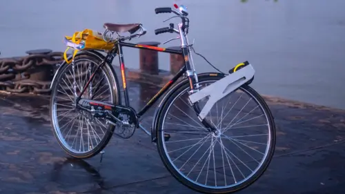 This $100 attachment turns any bike into an e-bike