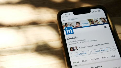 Facebook and X gave up on news. LinkedIn wants to fill the void