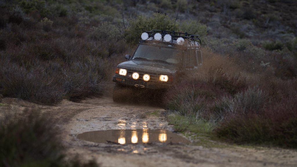 Land Rover - cover