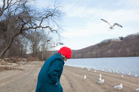 Caregiver/Photographer Captures the Daily Life of Her Aunt Grace Who Suffers from Alzheimer’s