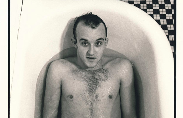 Photos of 65 Iconic Artists In Their Bathtubs
