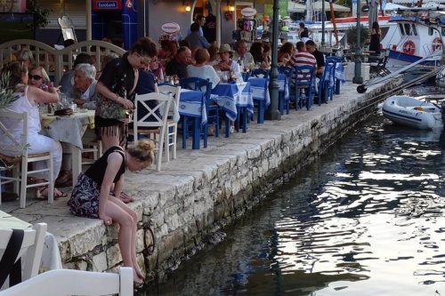 Best Places To Eat In Kefalonia | Ferryscanner.com