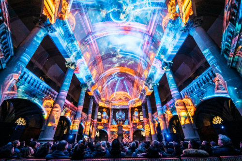 Genesis : un spectacle lumineux et immersif irradiera bientôt la Chapelle Reille à Paris !