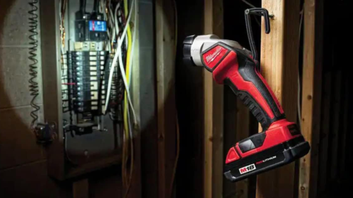 This Milwaukee Work Light Can Run For Days—And It’s 60% Off Right Now