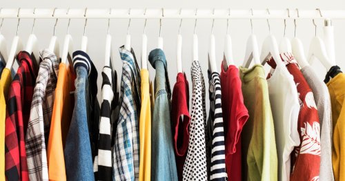 15 Once-Popular Clothing Brands Gen X Misses Dearly (And Gen Z Never Heard Of)