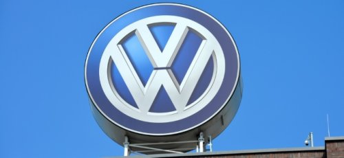 VW-Aktie tiefer: Produktion läuft nach Netzwerkstörung langsam wieder an - IT-Problem gelöst