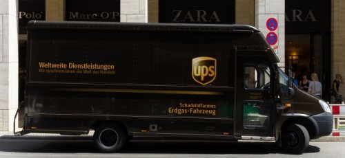 UPS-Aktie höher: UPS erwartet 2023 weniger Umsatz und Gewinn