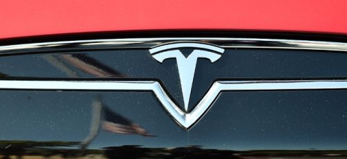 Nachfrage nach Hybrid-Autos 2023 deutlich angestiegen - Tesla-CEO Elon Musk hält nicht viel von Hybriden