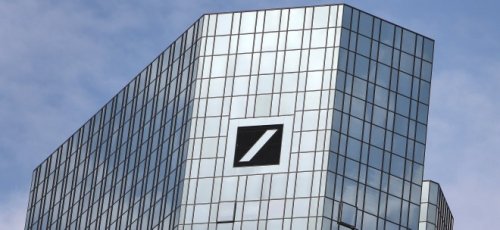 Deutsche Bank-Aktie dreht ins Minus: Deutsche Bank bekommt wegen Postbank-Chaos noch mehr Ärger mit der Bafin