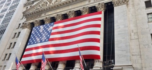 Dow Jones und NASDAQ wenig beeindruckt: Verlust der Spitzenbonität belastet Aktien und Anleihen nur teilweise