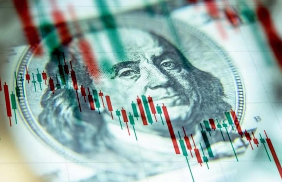 U.S. economist accuses Trump of market manipulation