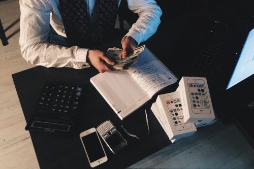 How To Find The Right Accountant For Your Business? | Fincyte